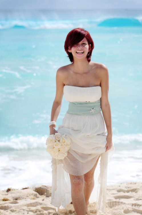 abito da sposa per il matrimonio in spiaggia