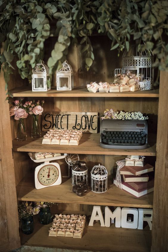 Decorare le nozze con oggetti vintage