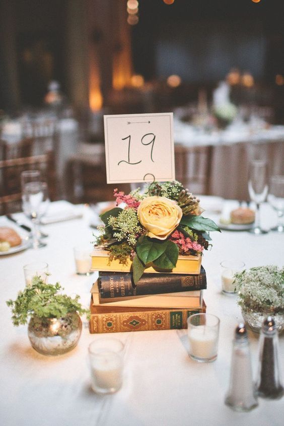 decorare il matrimonio con i libri