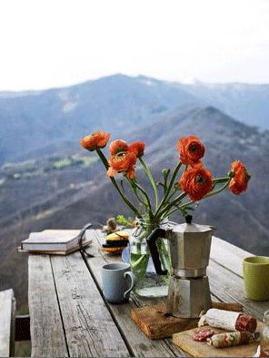 Apparecchiare per la colazione in vacanza