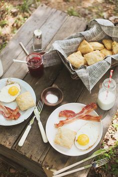 Apparecchiare per la colazione in vacanza