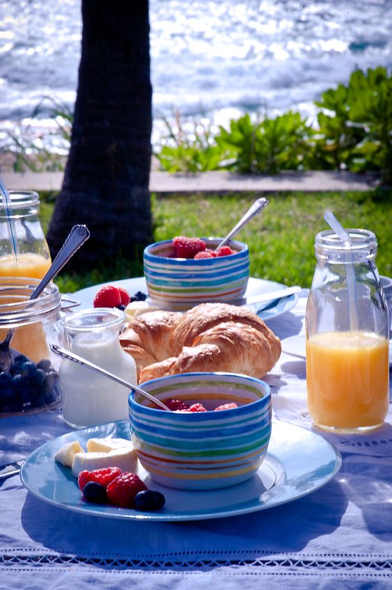 Apparecchiare per la colazione in vacanza