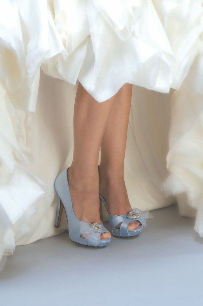Scarpe colorate per la sposa