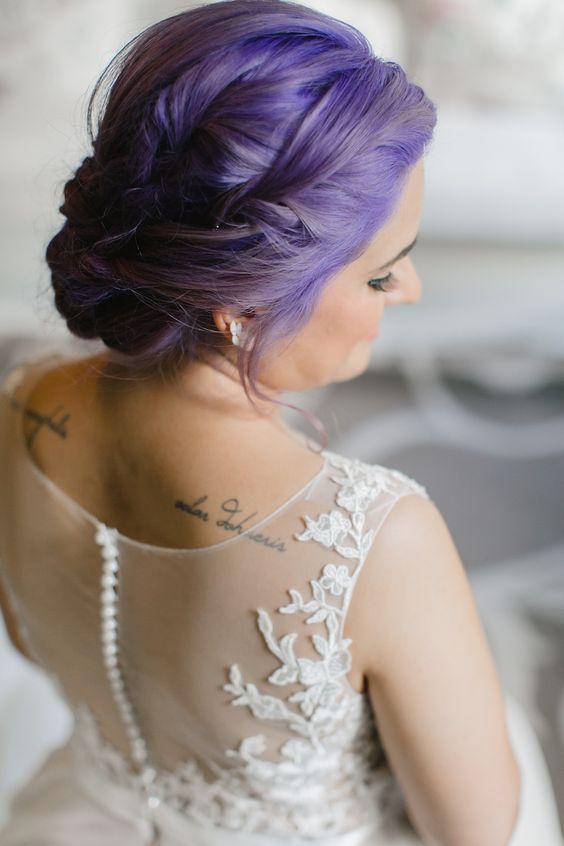 La sposa dai capelli colorati