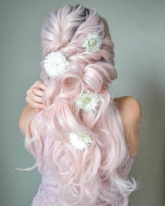 La sposa dai capelli colorati