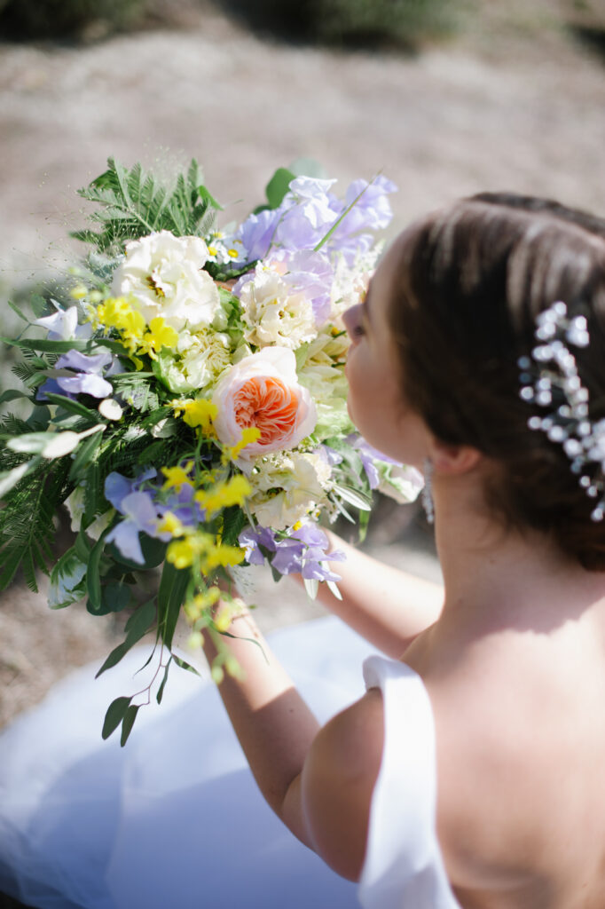  Un garden wedding semplice e raffinato