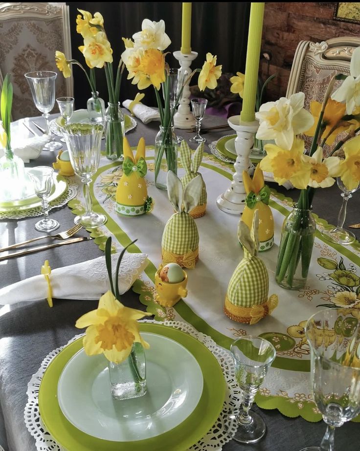 Tavola di Pasqua in palette